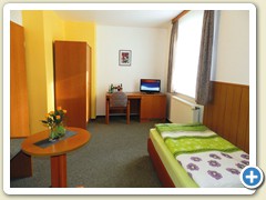Neugestaltetes Einbettzimmer